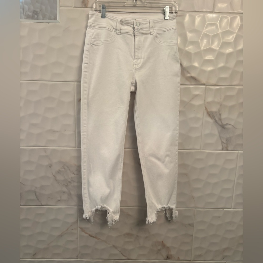 KanCan Signature White Cropped Jeans